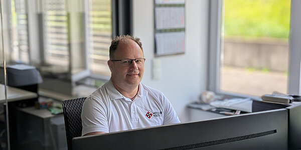 Was macht ein Elektrotechniker bei einem Textilhersteller?